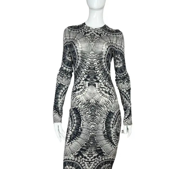 Vintage 2010 Alexander McQueen Monochrome Long Sleeve Dress - www.benaras.co
